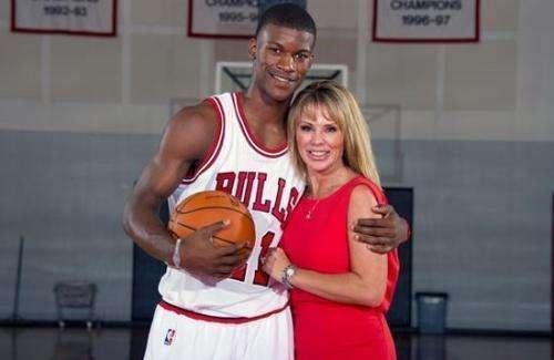 帮助球队更 帮助球队更