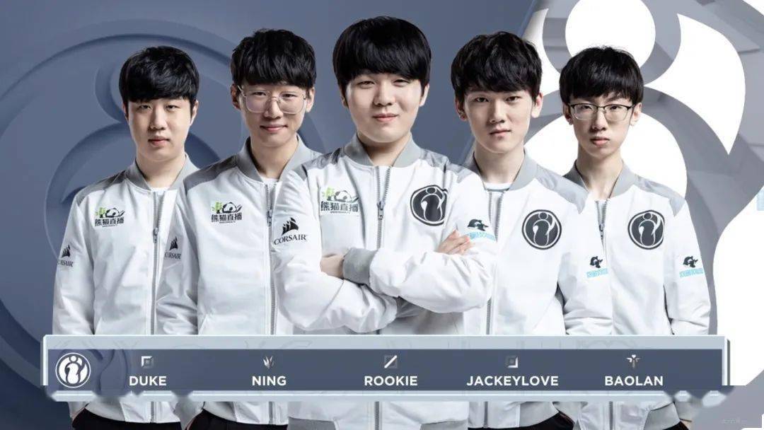 业赛首冠奠 业赛首冠奠